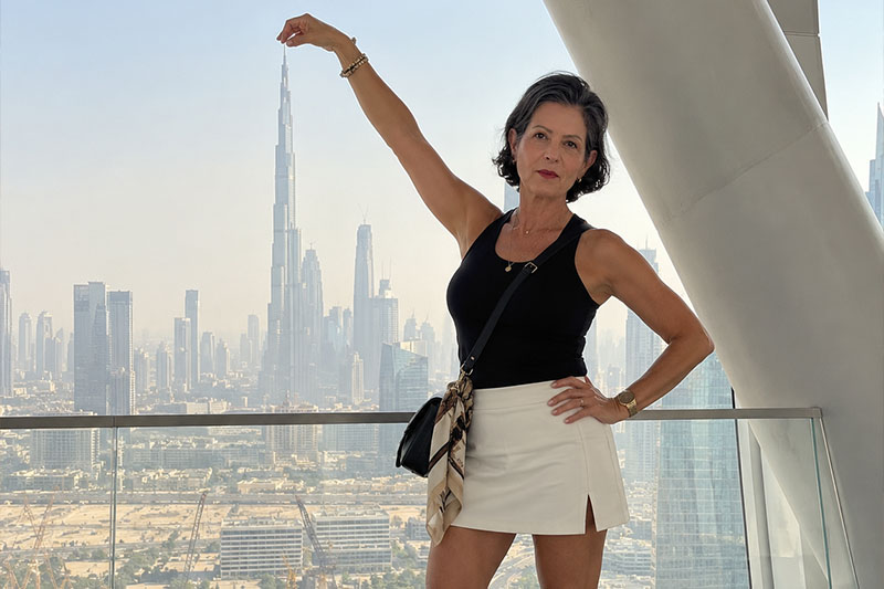 Especialista da Guia Mundial planejando um roteiro exclusivo em Dubai