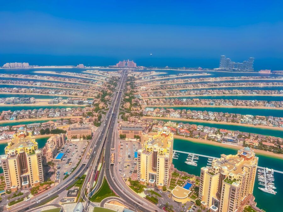 Por que você precisa conhecer os Emirados Árabes: Dubai além do turismo
